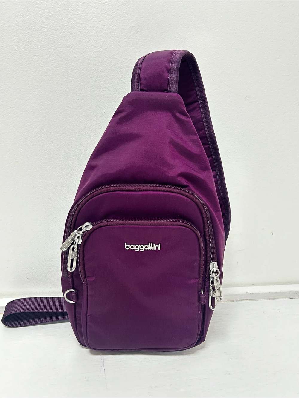 Baggallini Securtex Anti-Theft Daytripper Sling Crossbody RFID Travel Bag
